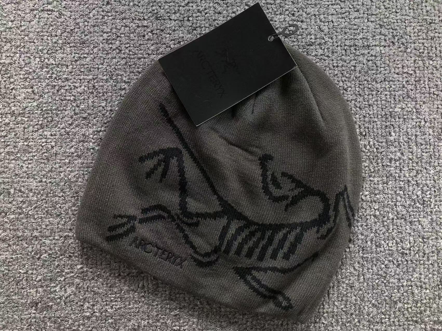 Bird Head Toque Beanie™