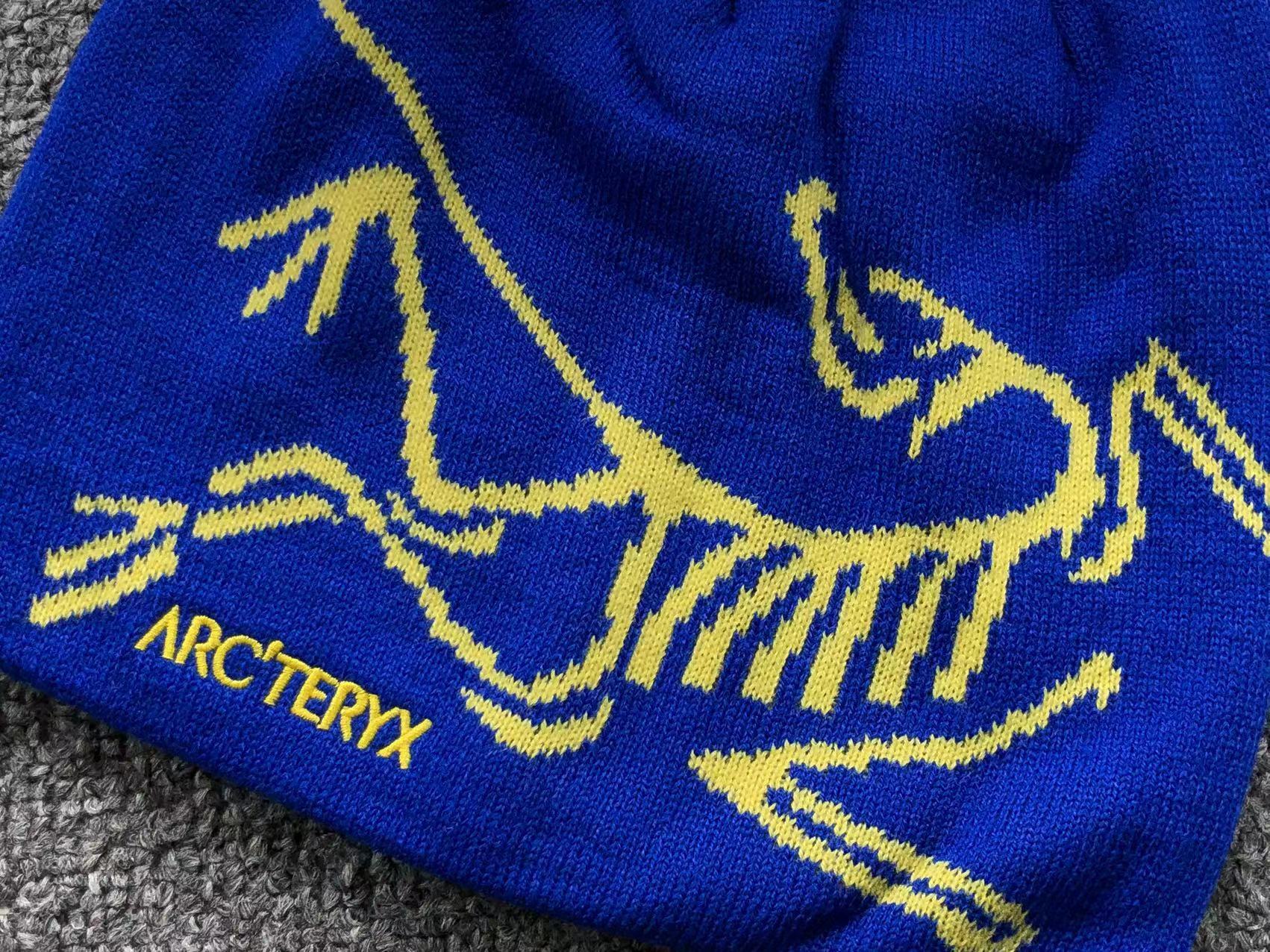 Bird Head Toque Beanie™