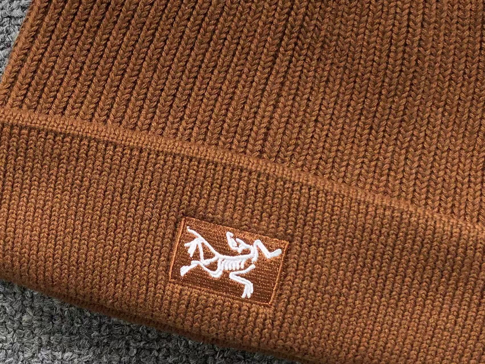 Small Bird Logo Toque™