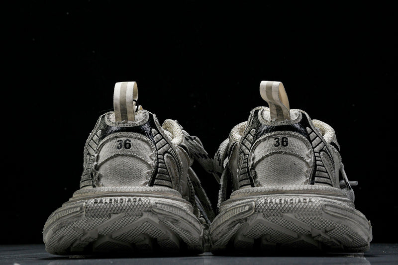 Worn-Out Beige 3XL Sneakers