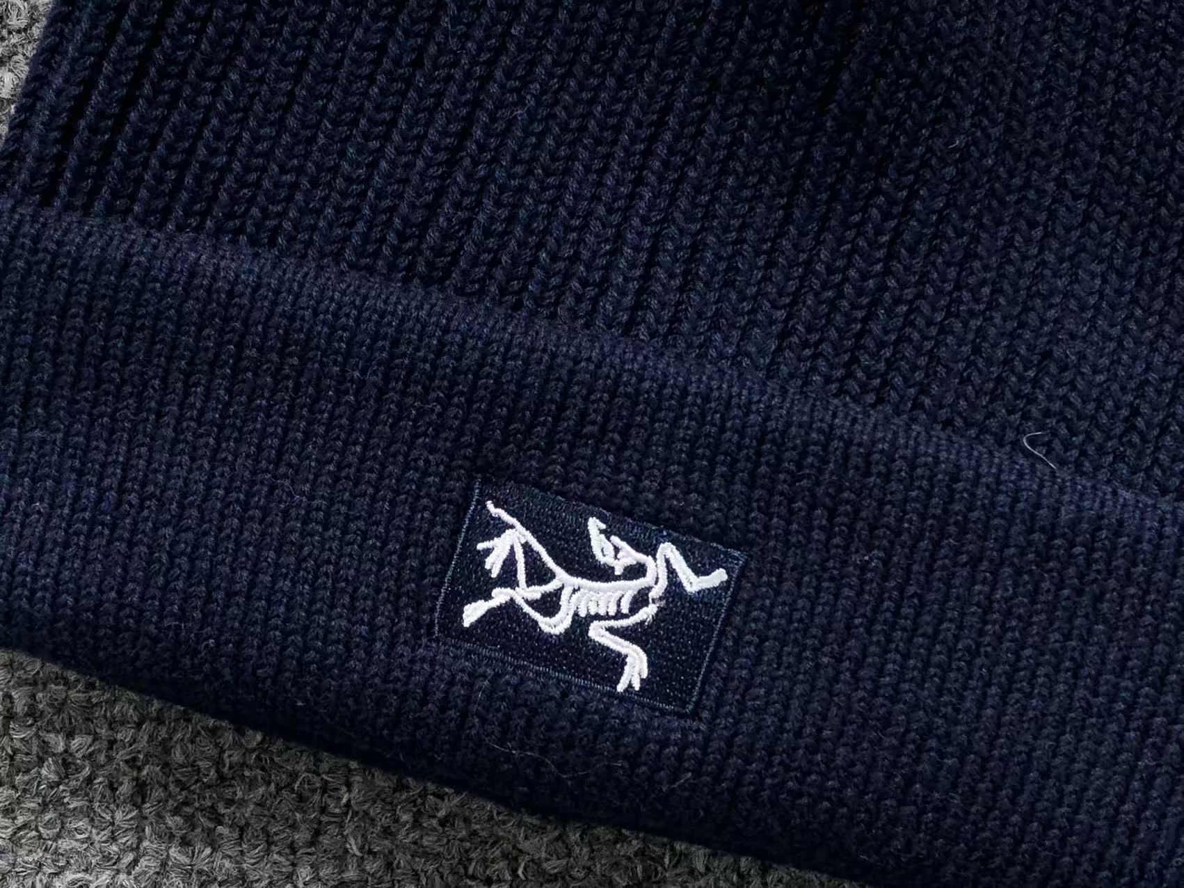 Small Bird Logo Toque™