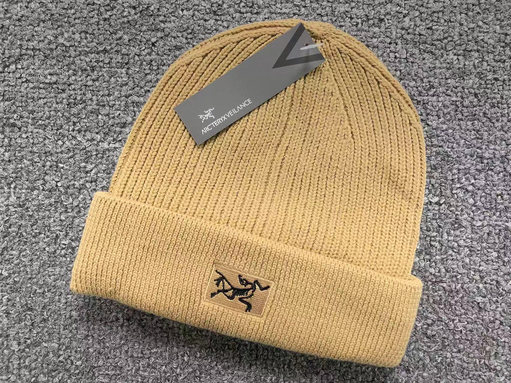 Small Bird Logo Toque™