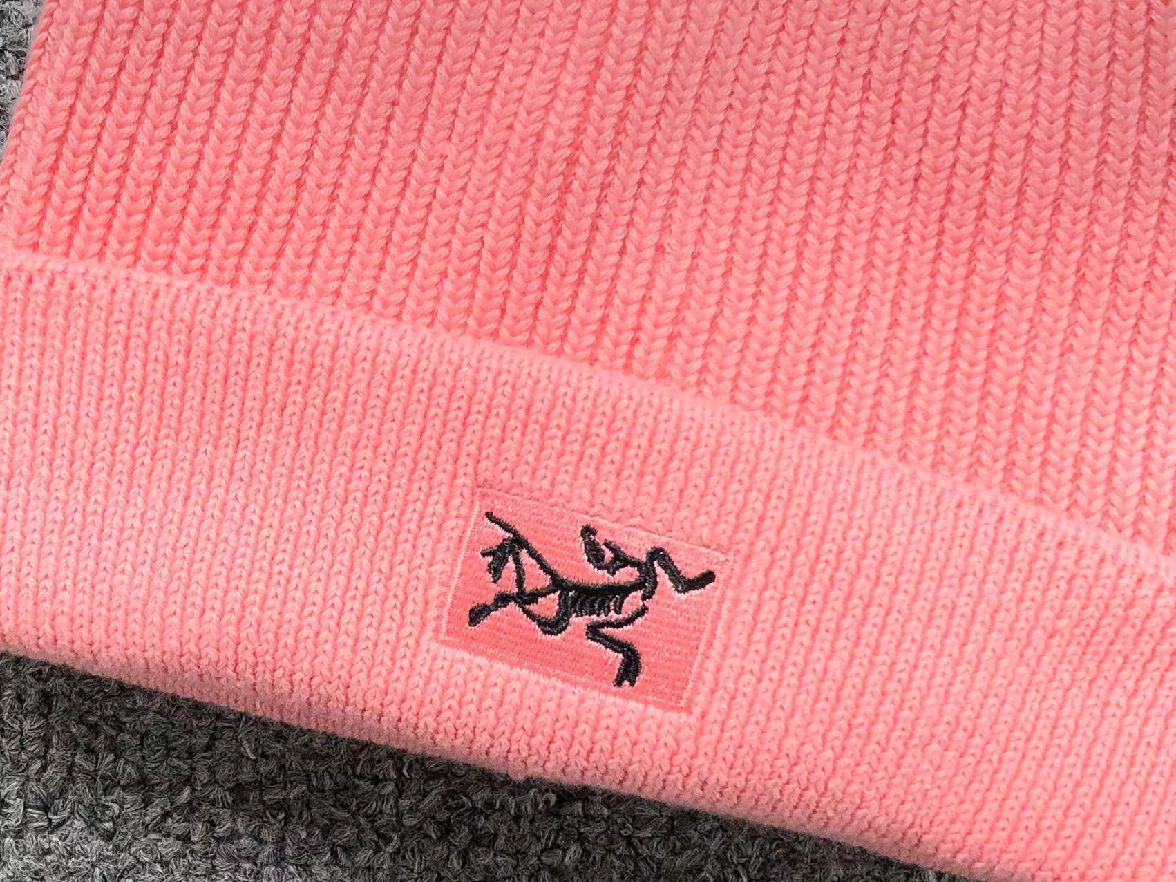 Small Bird Logo Toque™