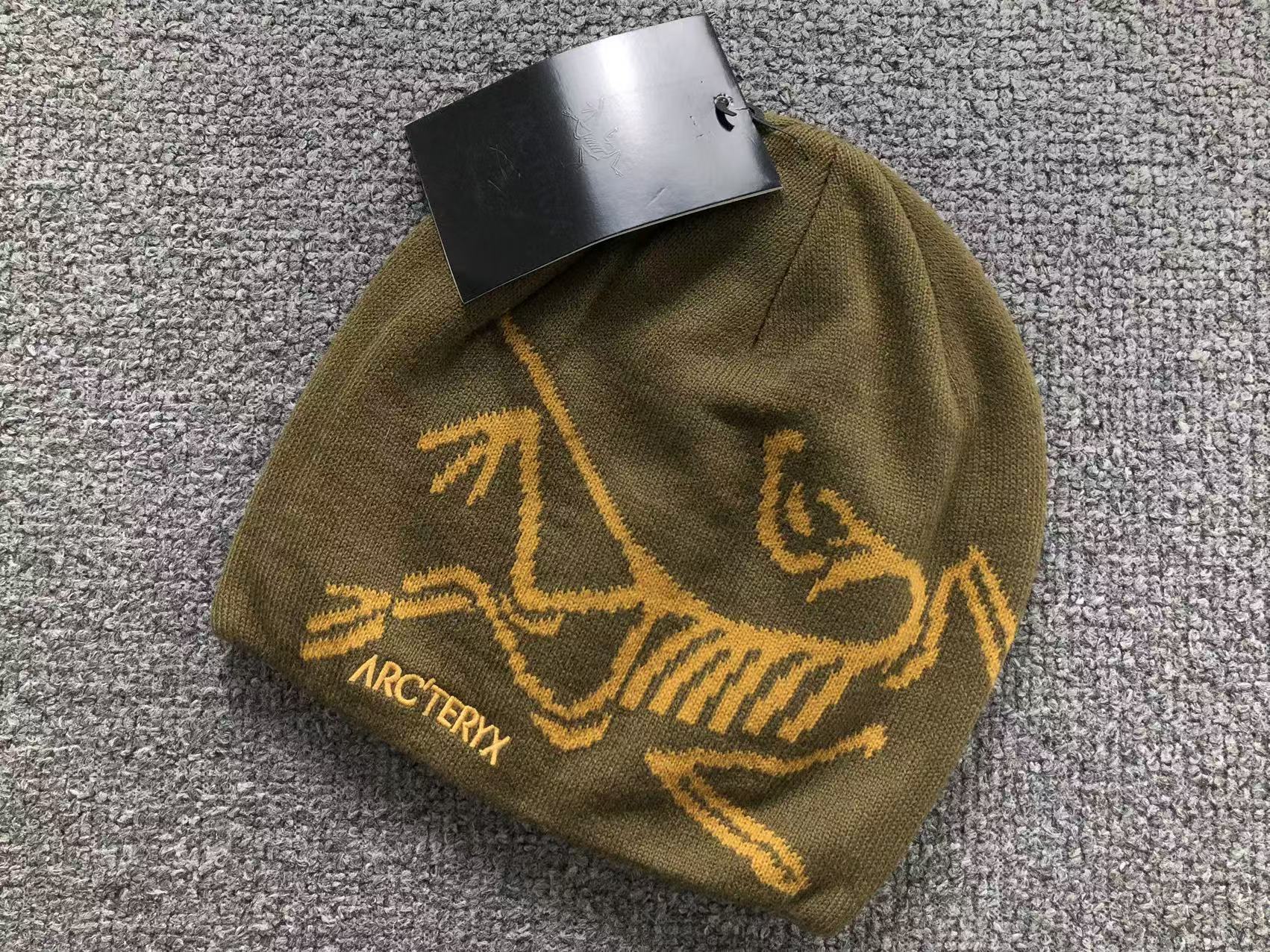 Bird Head Toque Beanie™