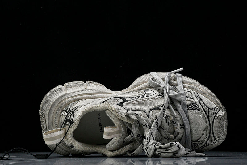 Worn-Out Beige 3XL Sneakers