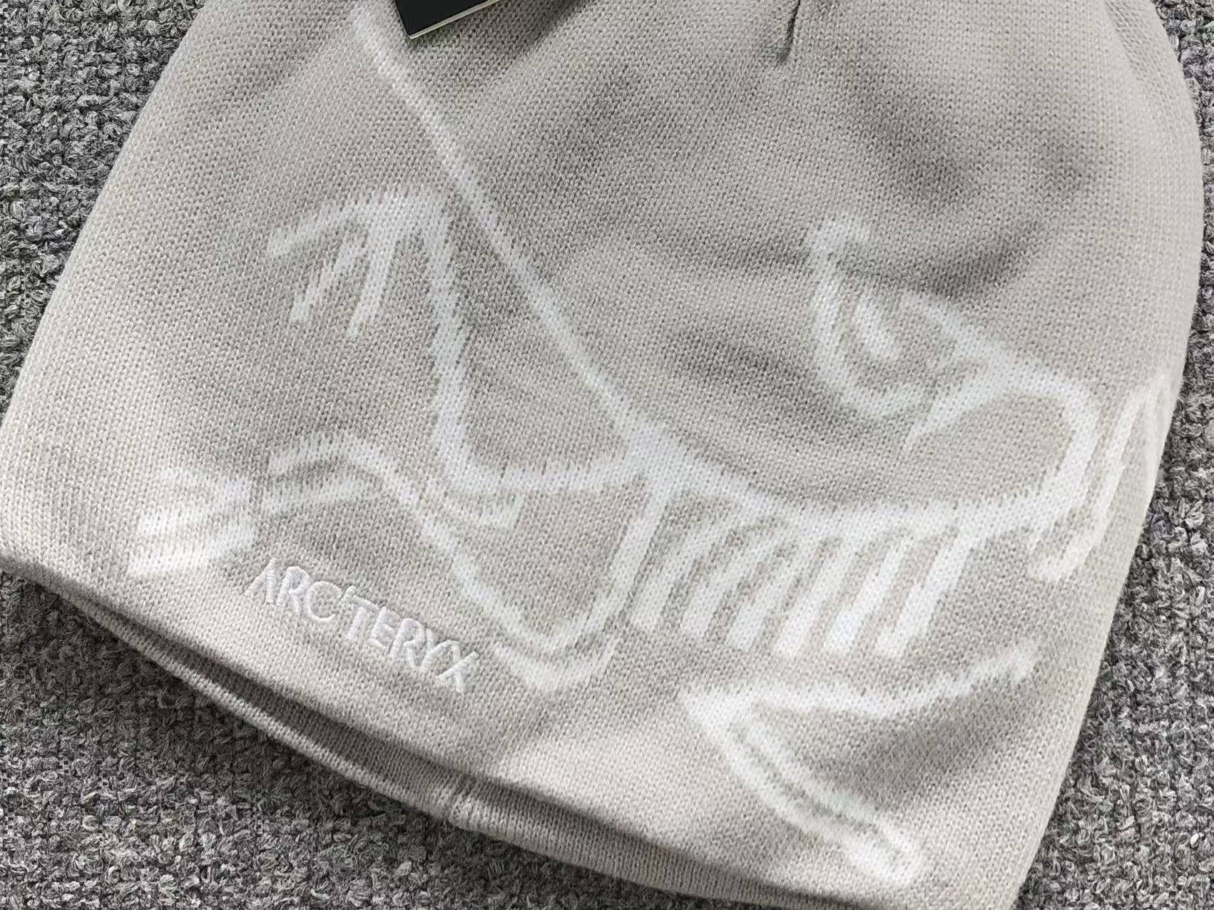 Bird Head Toque Beanie™