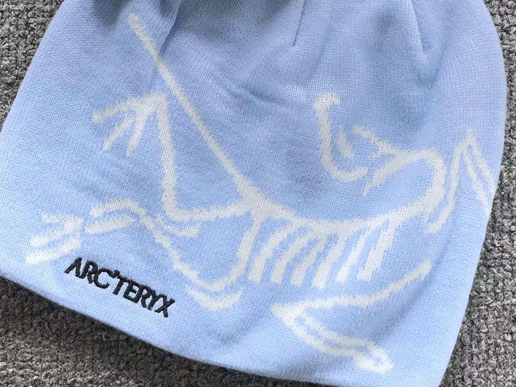 Bird Head Toque Beanie™