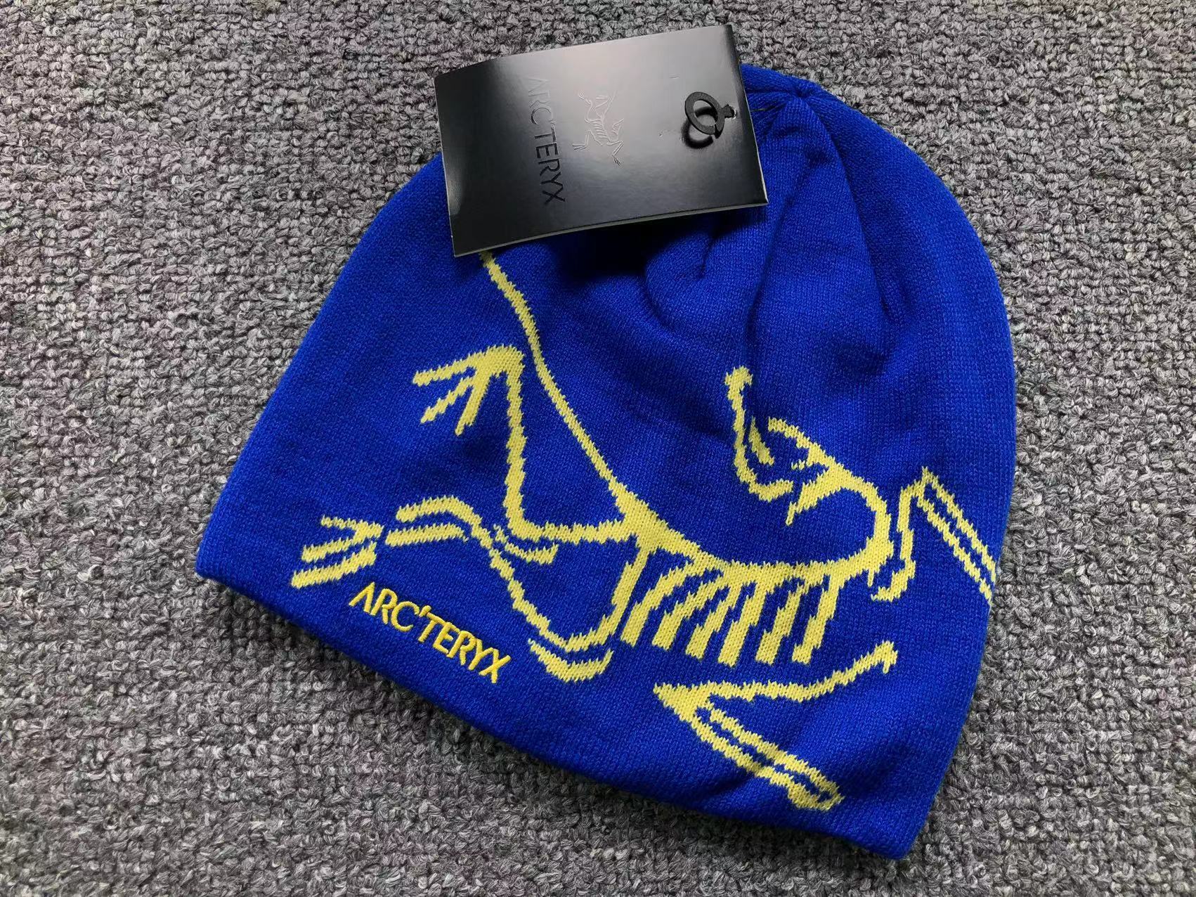 Bird Head Toque Beanie™