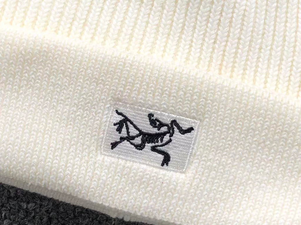 Small Bird Logo Toque™