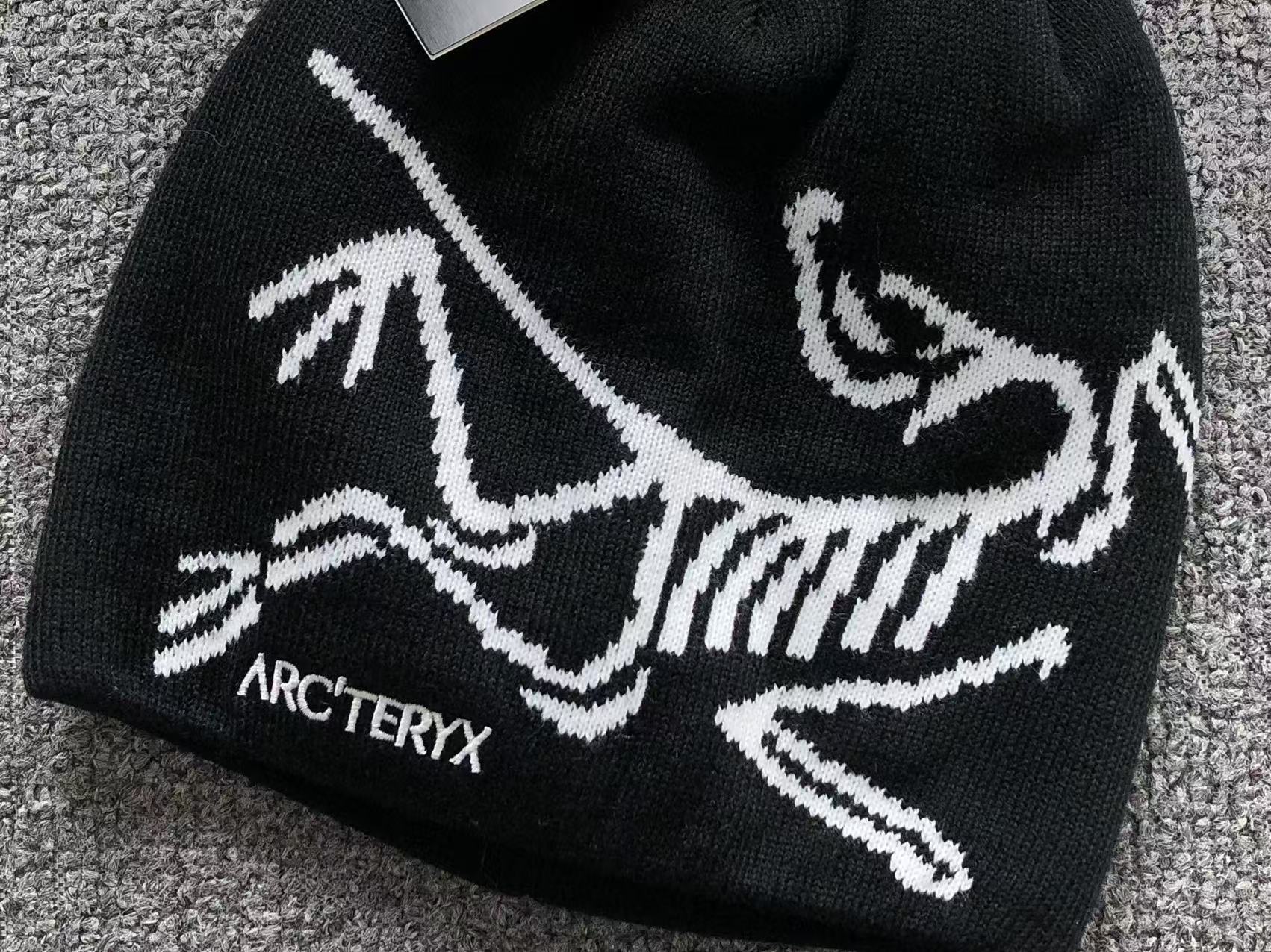 Bird Head Toque Beanie™