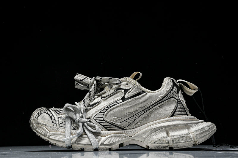 Worn-Out Beige 3XL Sneakers