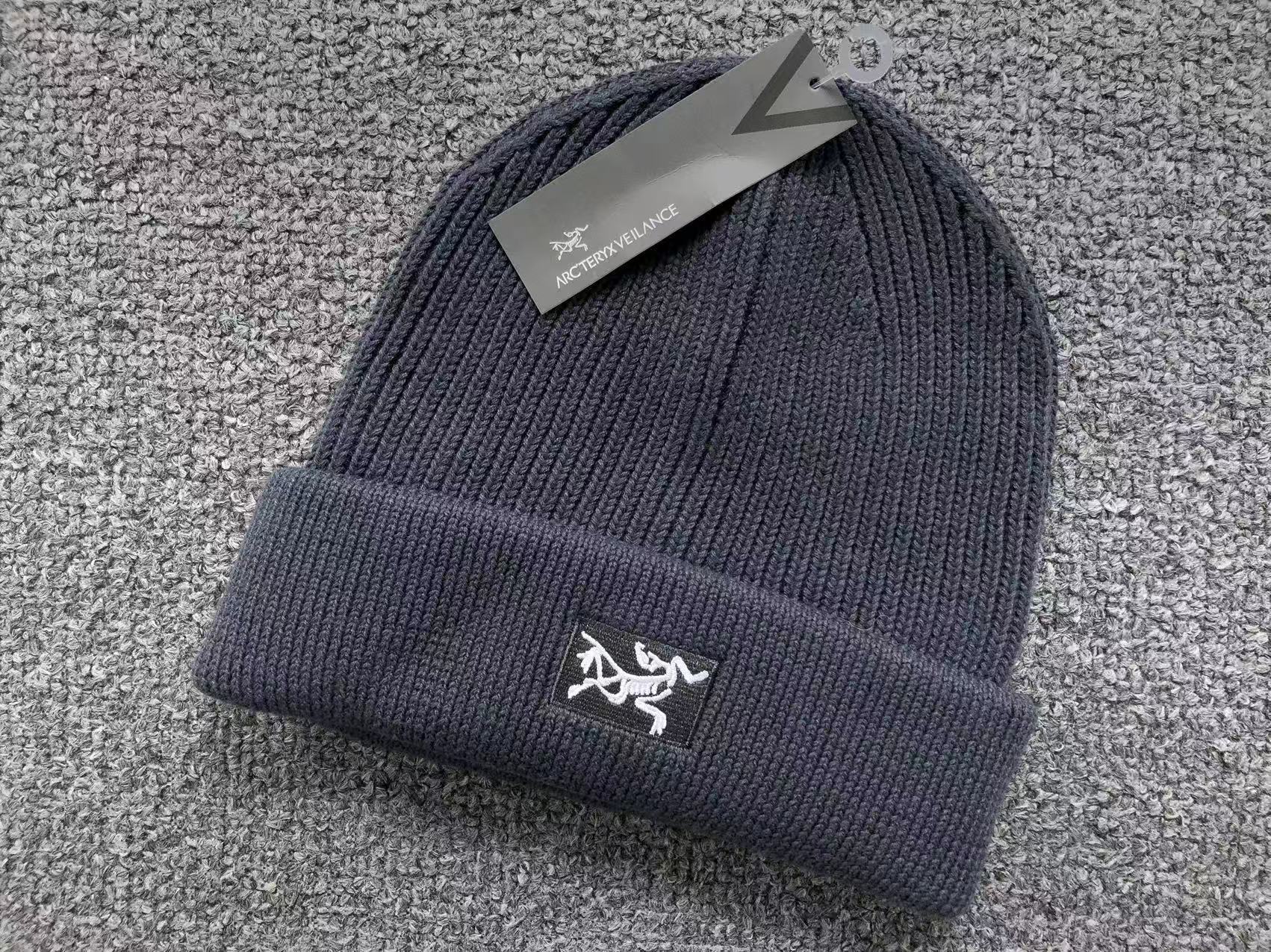 Small Bird Logo Toque™