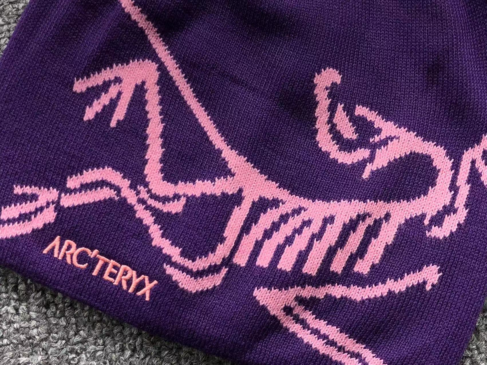 Bird Head Toque Beanie™