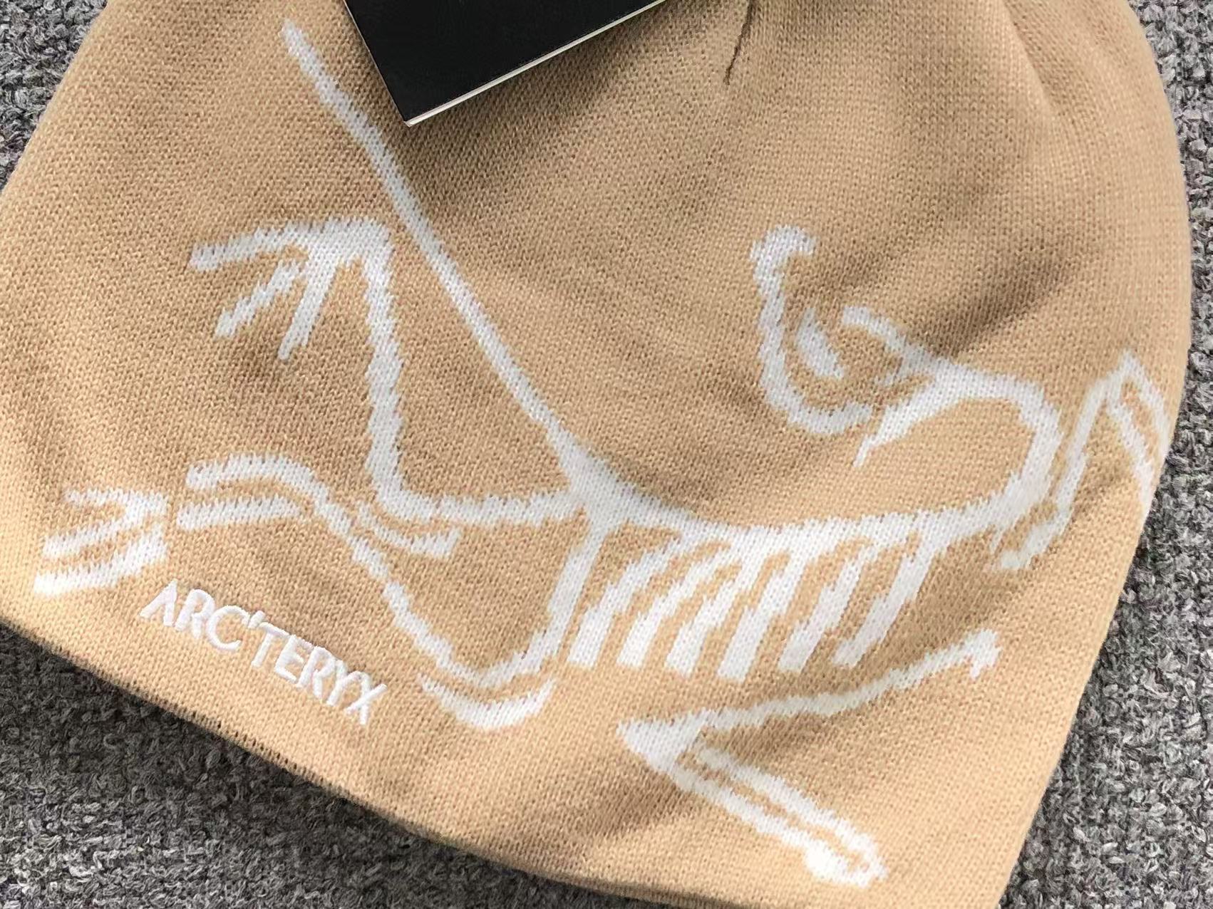 Bird Head Toque Beanie™