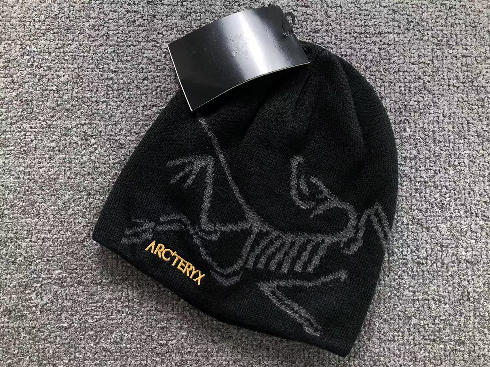 Bird Head Toque Beanie™