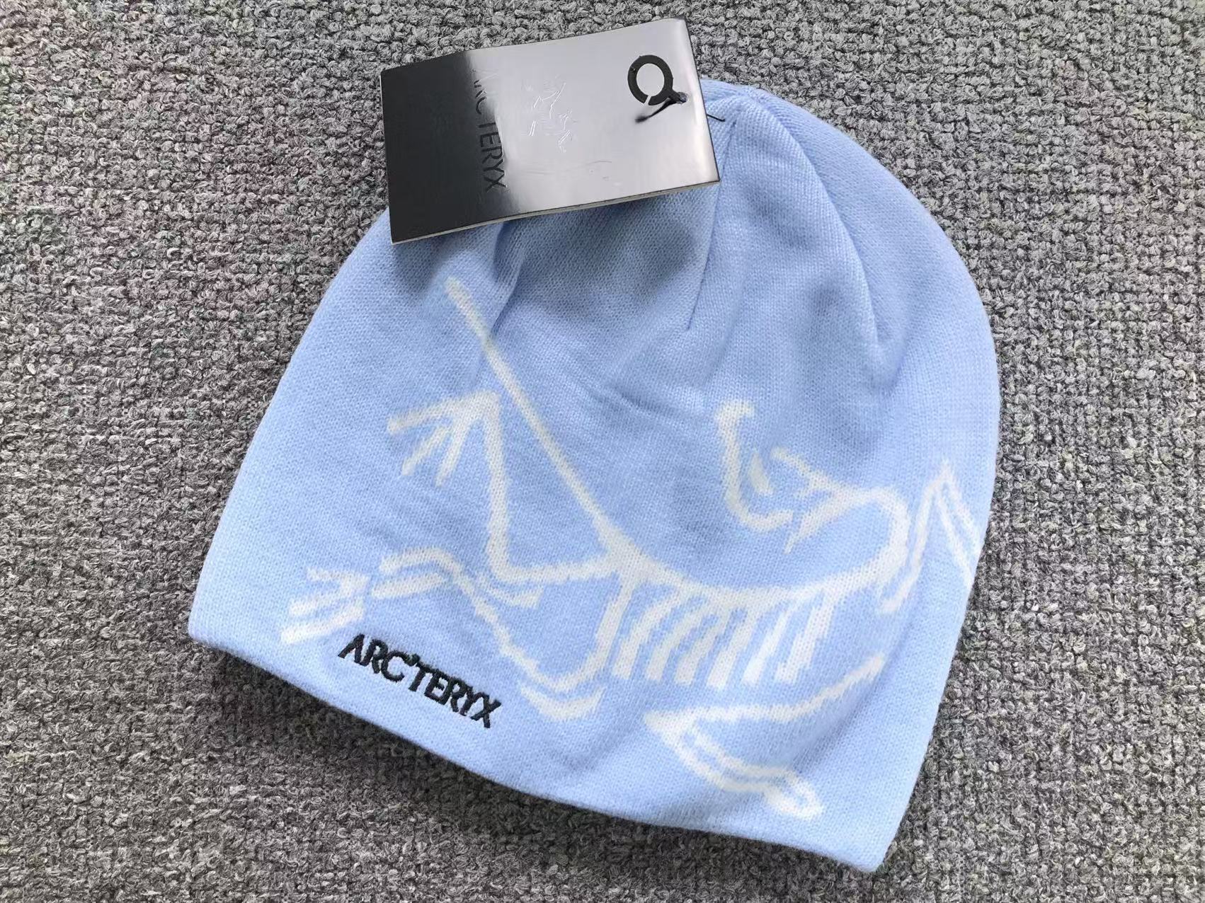 Bird Head Toque Beanie™