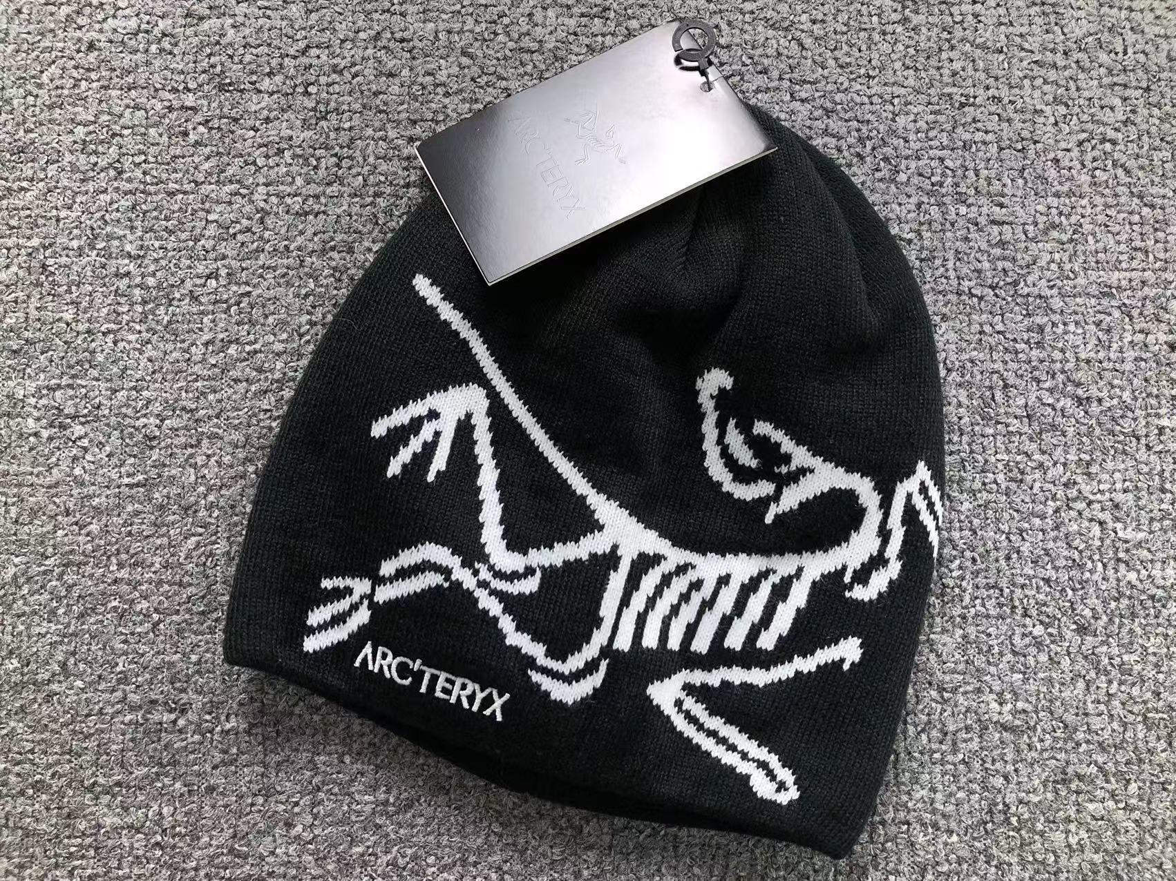 Bird Head Toque Beanie™