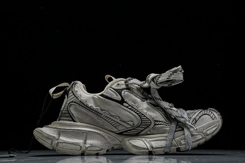 Worn-Out Beige 3XL Sneakers