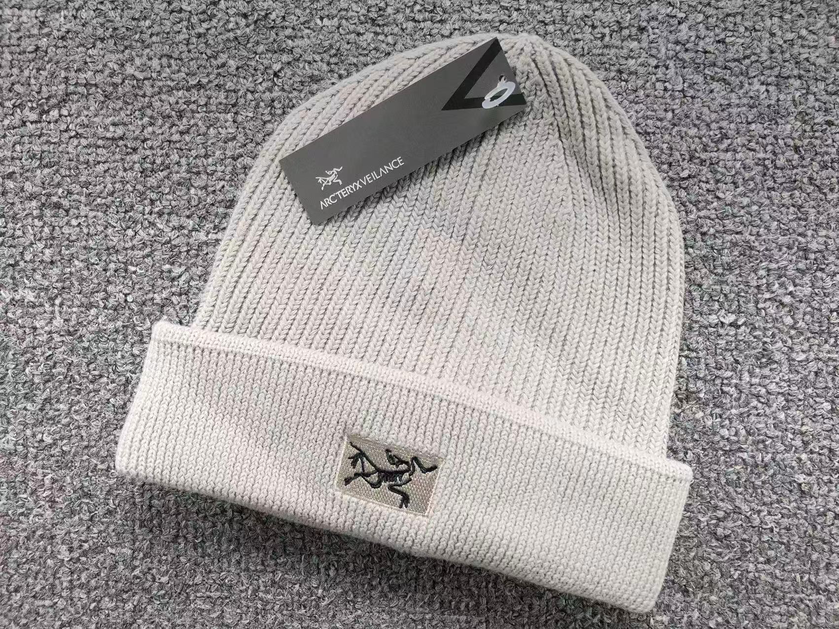 Small Bird Logo Toque™