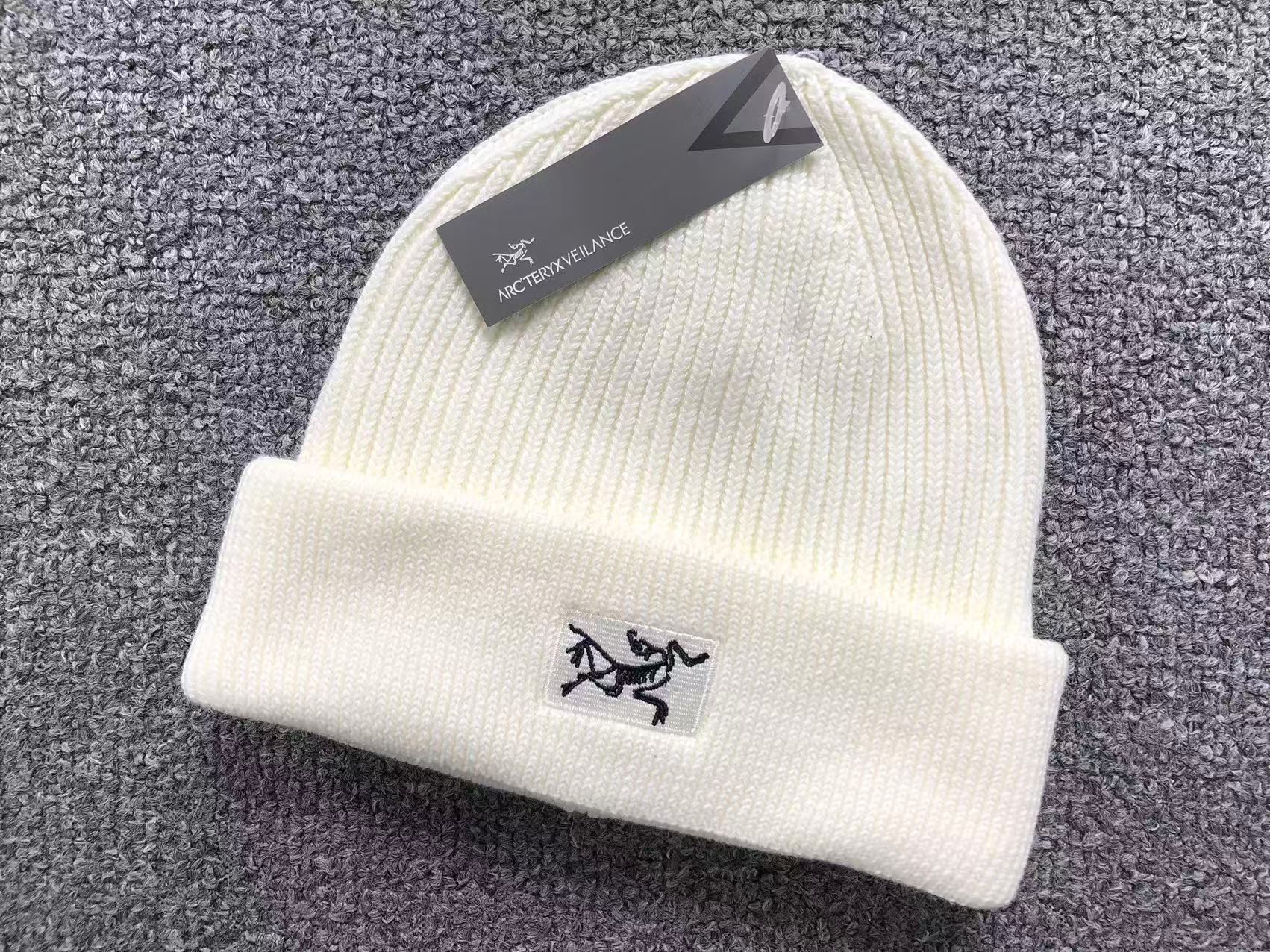 Small Bird Logo Toque™
